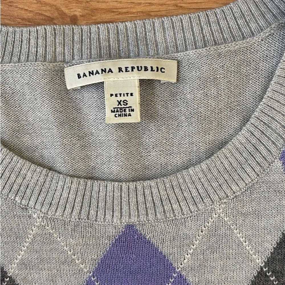 Banana Republic women Gray/purple Argyle Sweater 60% organic merino wool size XS